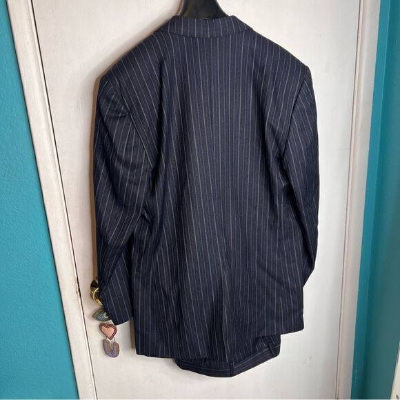 Hugo Boos wool striped man’s suit jacket and pants - Picture 8 of 13